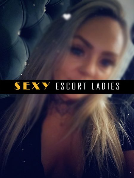 Holli - Sexy Blonde English Escort